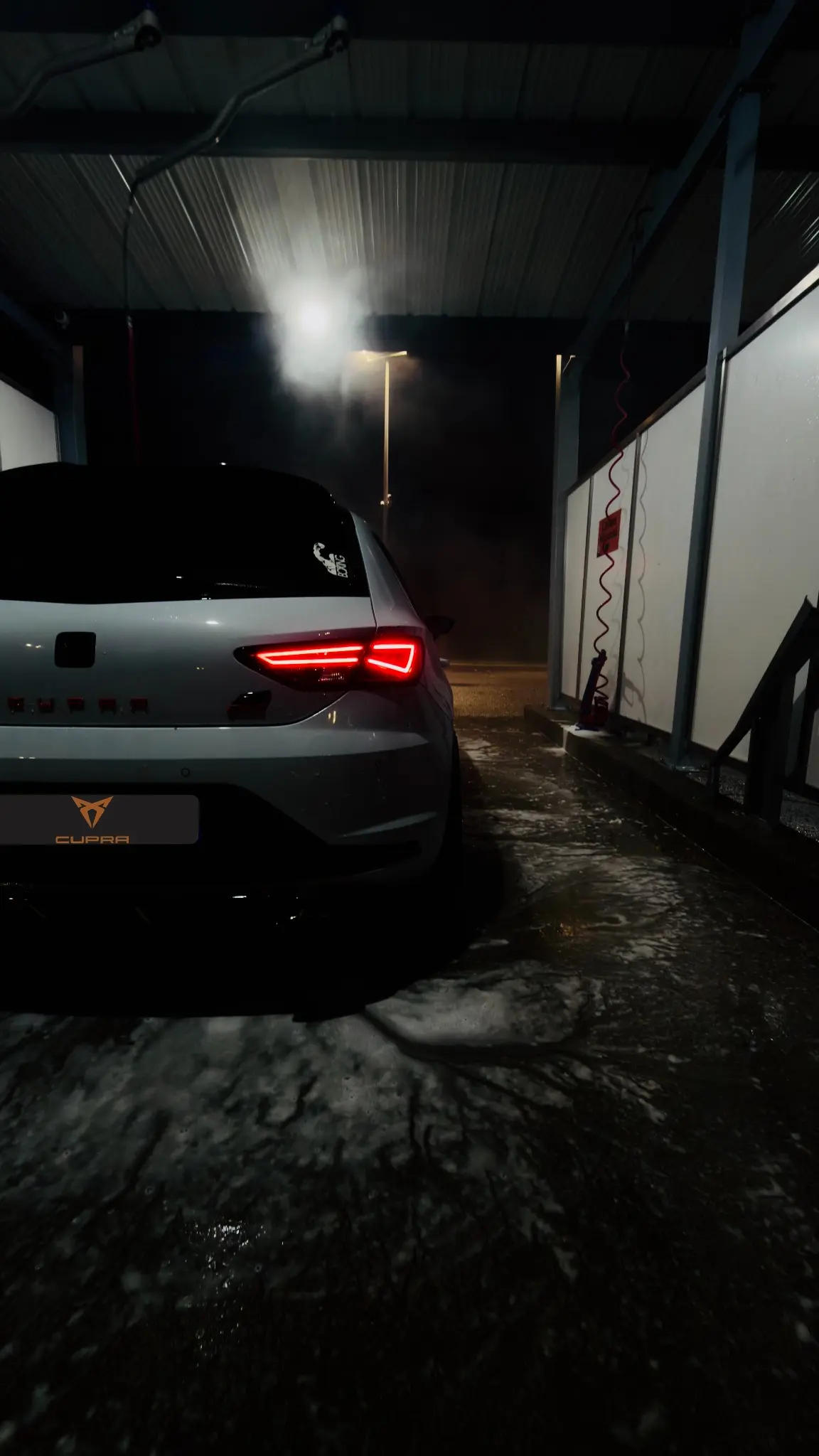 Cupra en station de lavage